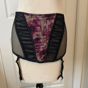 Victoria’s Secret Garter Belt Black Floral Mesh Sz M-L